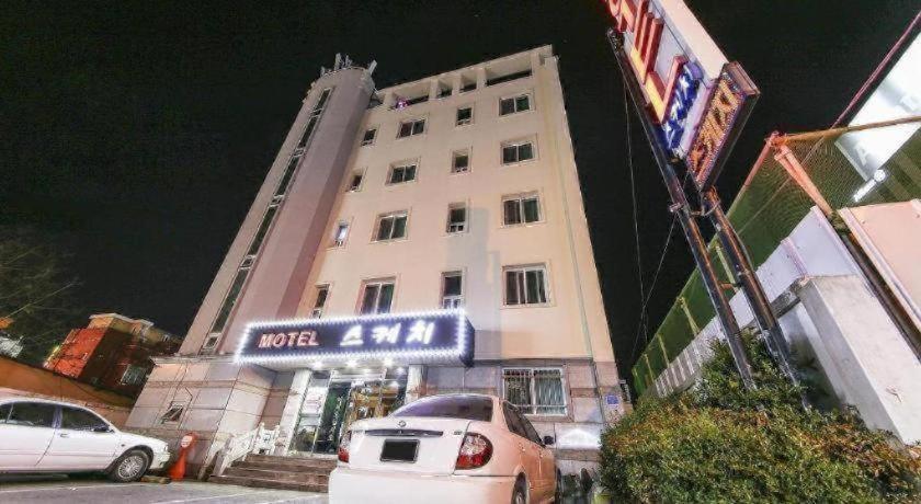 Gangneung Sketch Motel Exterior photo