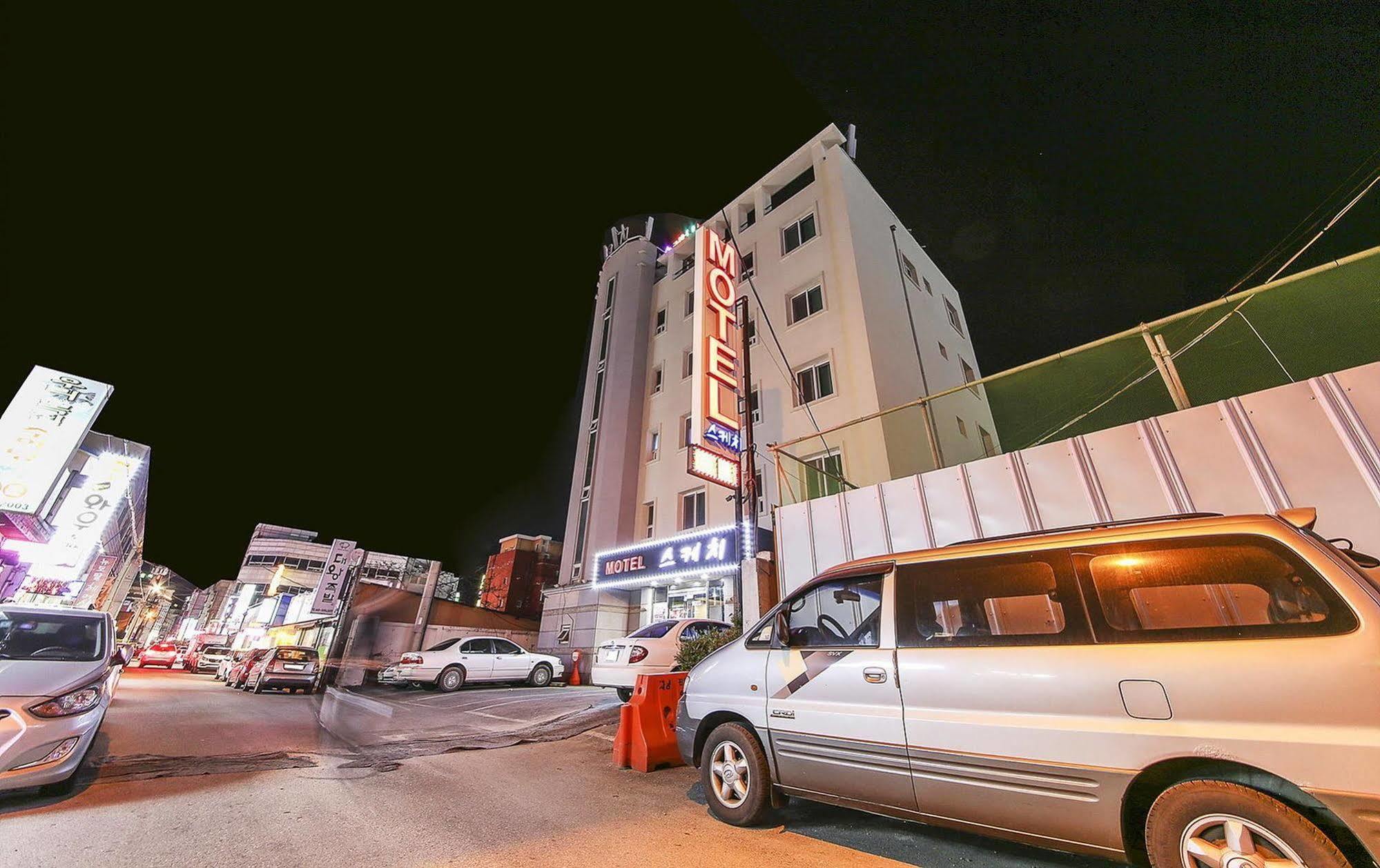 Gangneung Sketch Motel Exterior photo